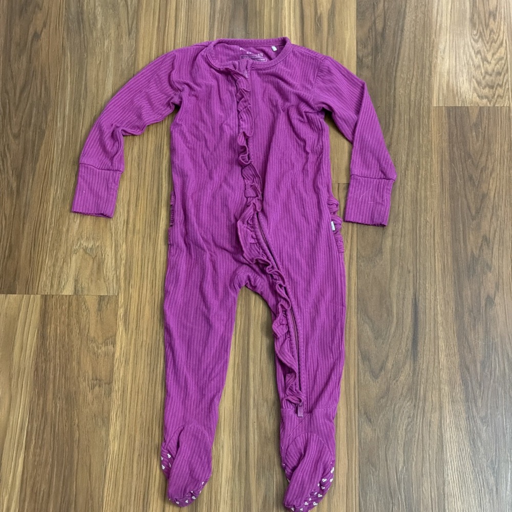 Posh Peanut Baby Girls 6-9 Months Orchid Purple Ruffle Sleeper Pajamas Bamboo